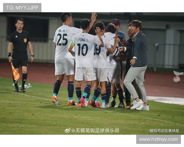 中甲球员被恶意犯规致颈椎骨折或面临高位截瘫风险
